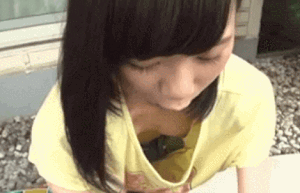 JSやJCくらいのロリ少女達の胸チラ・パンチラGIF画像