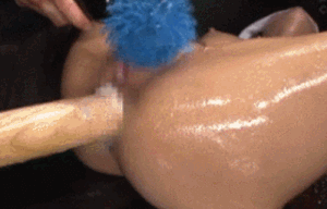 【エロGIF】アナルにバッド。マンコに電マを挿入して黒ギャルを調教