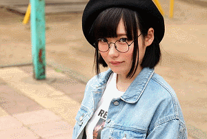 漫画家志望で性欲が強すぎる美少女とセックスするエロGIF動画