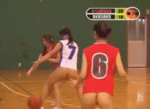 【エロGIF】ノーパンノーブラでバスケの試合をする女の子達