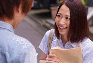 母の友人の「水戸かな」とセックスするエロGIF動画