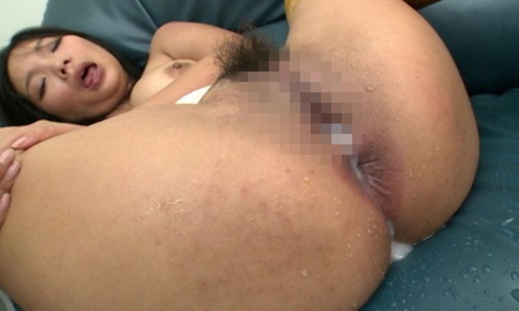 美熟女が本気でエッチをするエロGIF画像。ヨダレを垂らしながらアヘ顔中出しセックス