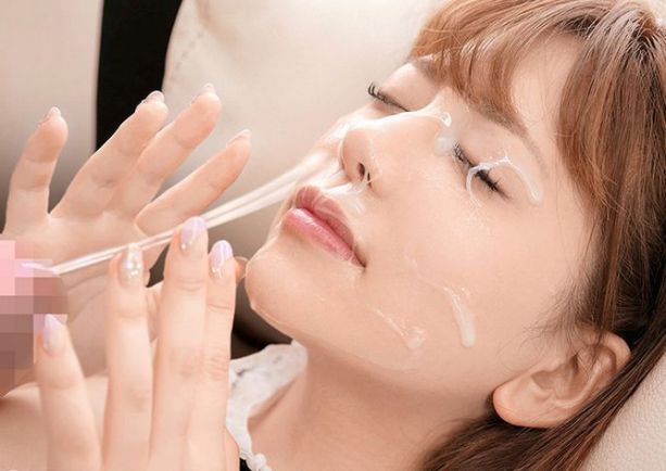 顔射のGIF画像。フェラするJKや美女の顔にぶっかけGIF動画