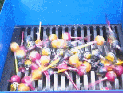 シュレッダーに色んな物を入れてみたGIF画像まとめ